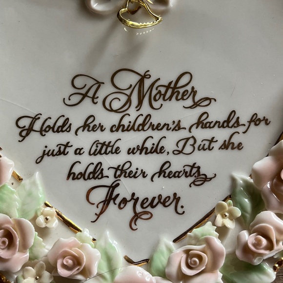 Limited Edition “What Mother Holds Dear” Precious Heart Collection Plate # C6671 - Picture 3 of 5